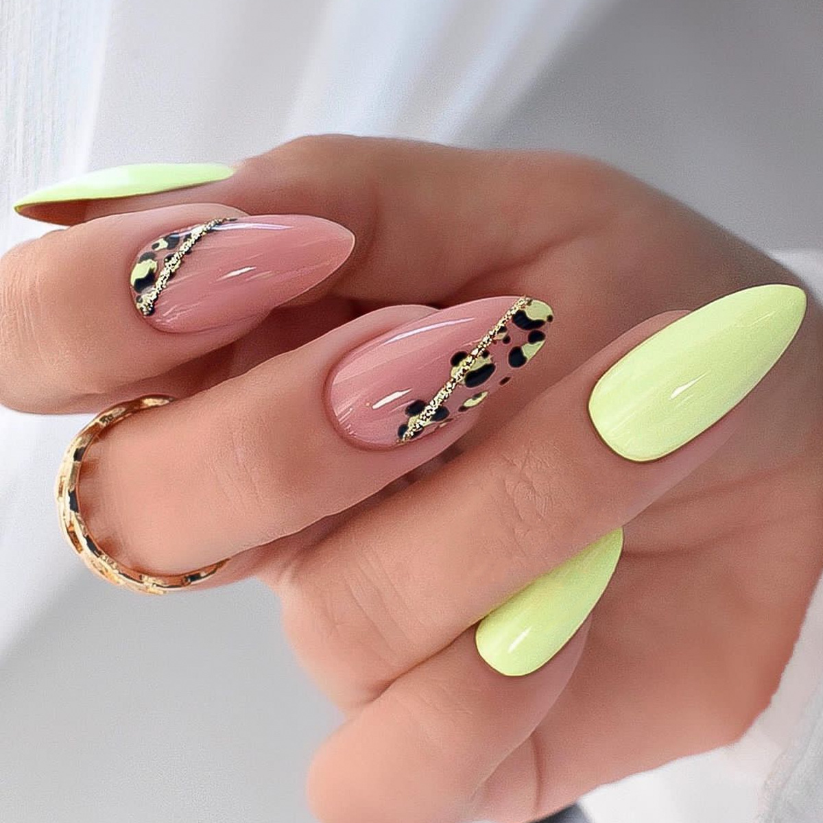 24Pcs Short French Almond Pres - مراجعة Nail Art Oval وسعره