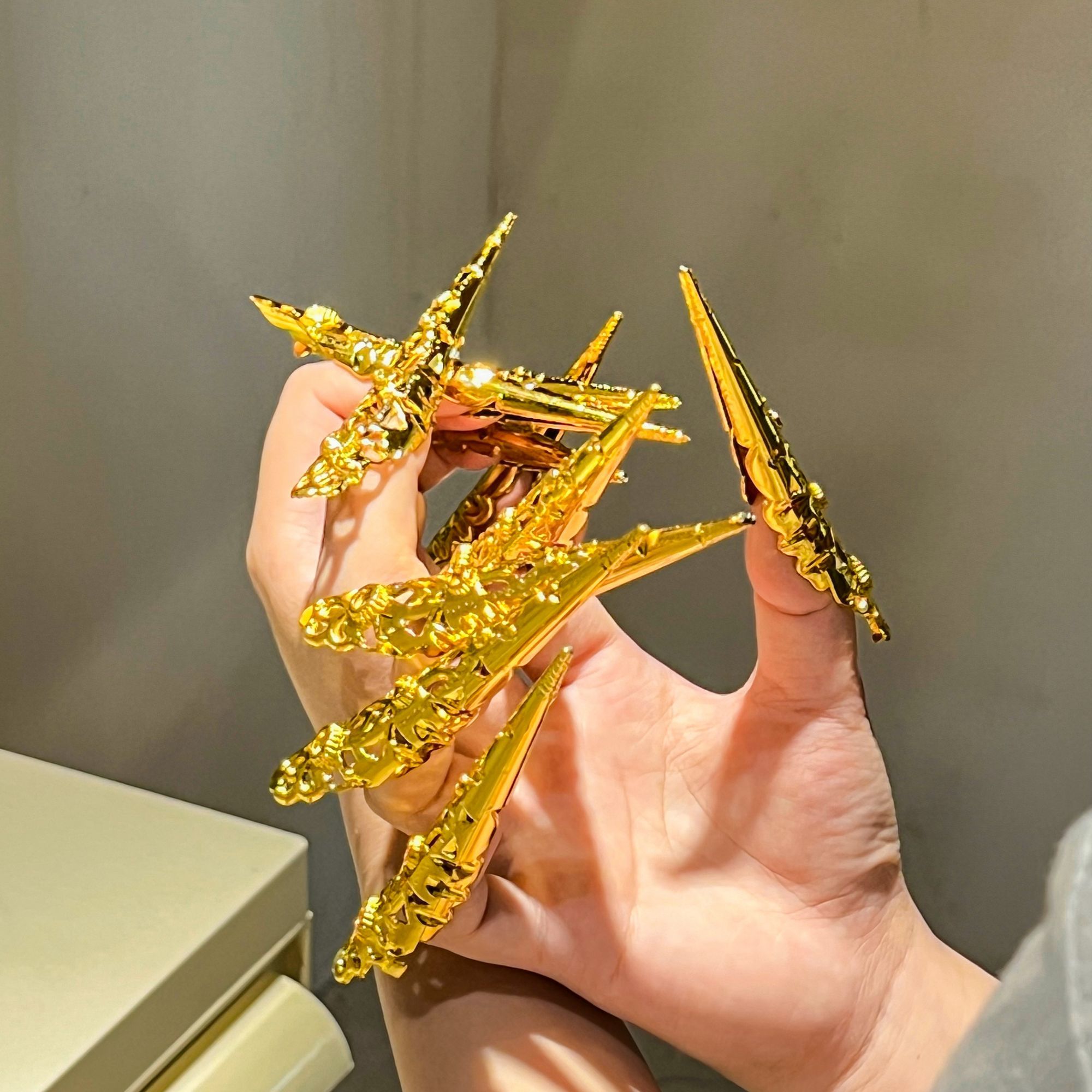 Golden Armor Set Nail Set for  - مراجعة Nail Art Queen وسعره