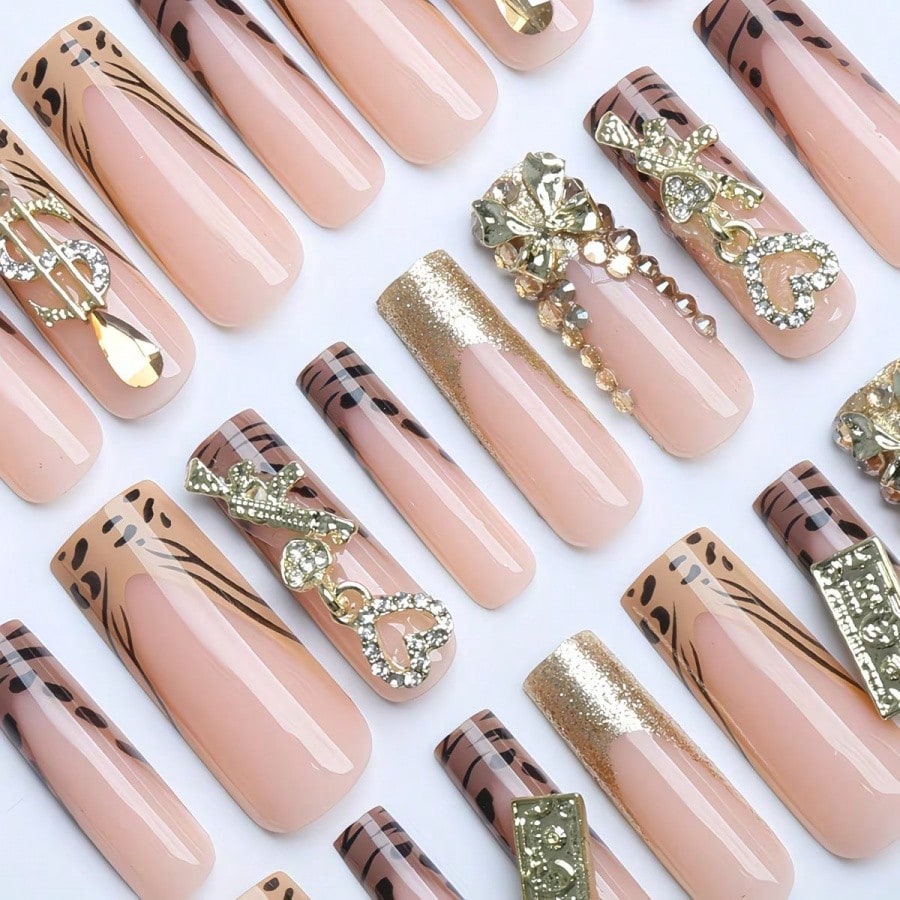This Set Of 24 Rectangular Lon - مراجعة Nail Gel Polish Set وسعره